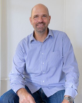Dr. med. Andres Howald Dr. med. Andres Howald